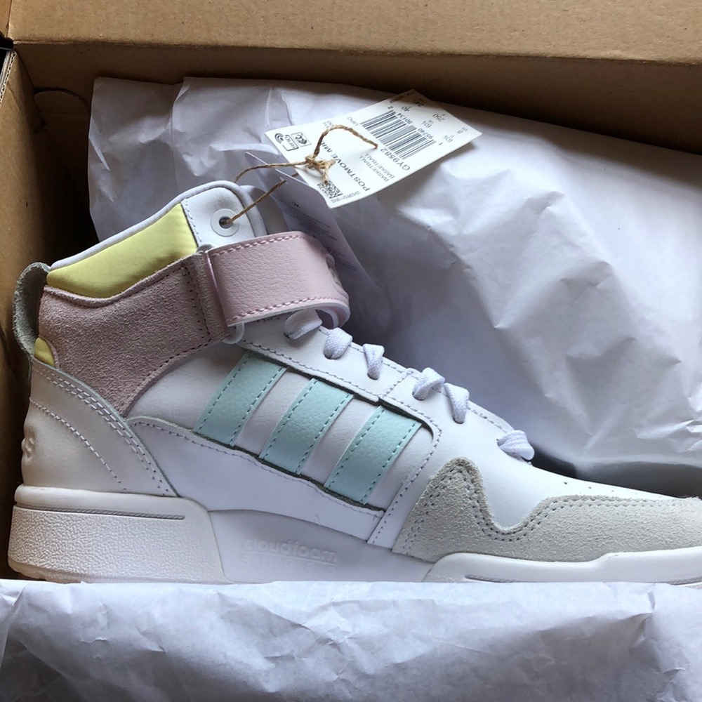 Women adidas shoes size 8 m
